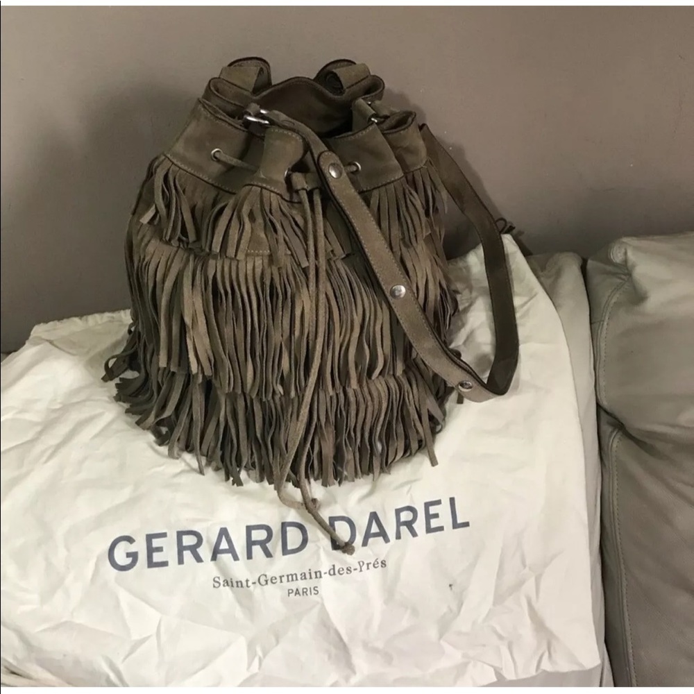 SOLD Gerard Darel indie fringed suede bucket bag - Picture 4 of 5